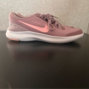 Nike Women's Mauve and Coral Athletic Shoes